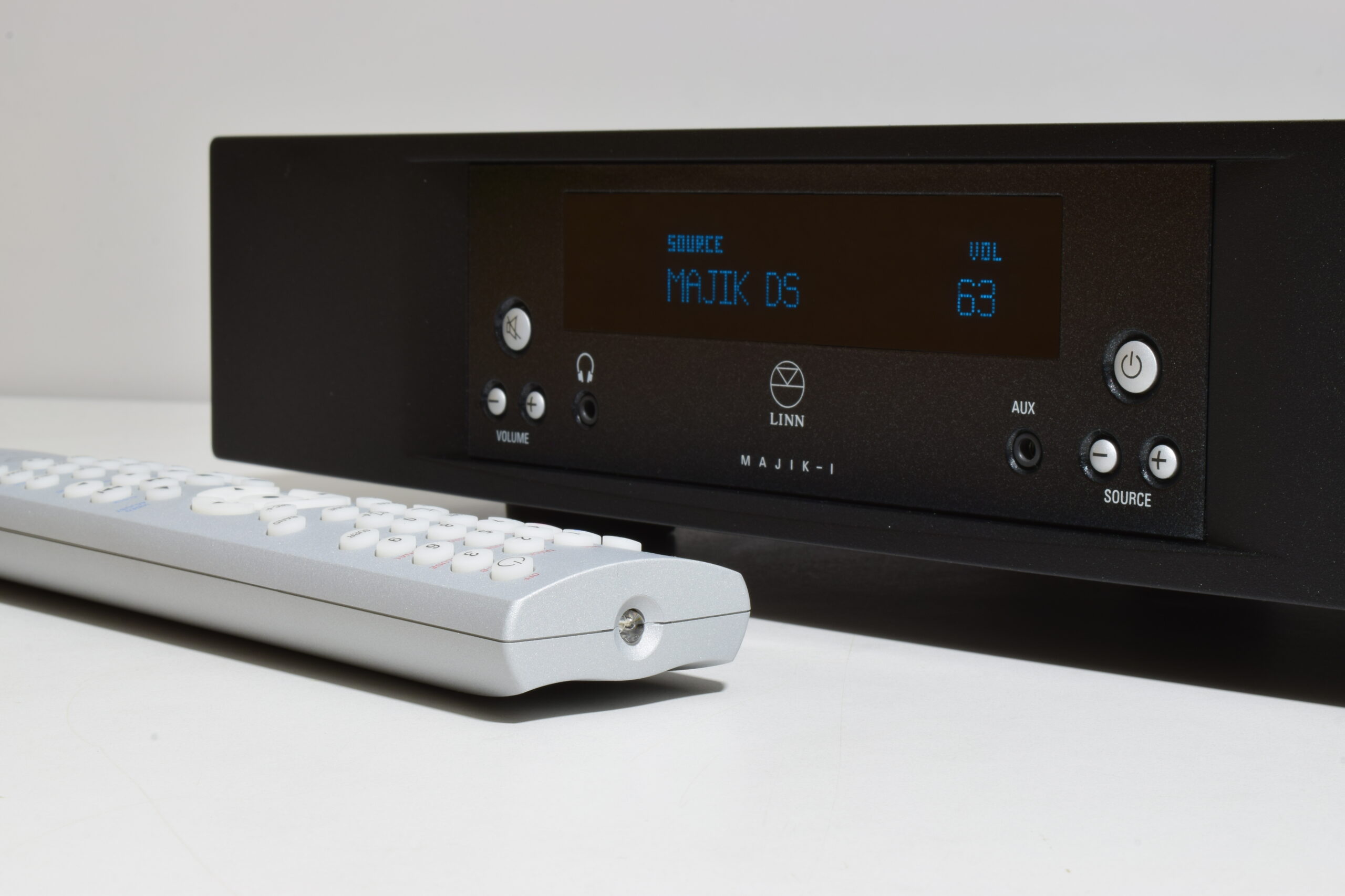 LINN MAJIK-I INTEGRATED AMPLIFIER. DYNAMIK. CHAKRA. REMOTE. WITH PHONO MM. 9 LINN MAJIK-I INTEGRATED AMPLIFIER. DYNAMIK. CHAKRA. REMOTE. WITH PHONO MM. - Image 9