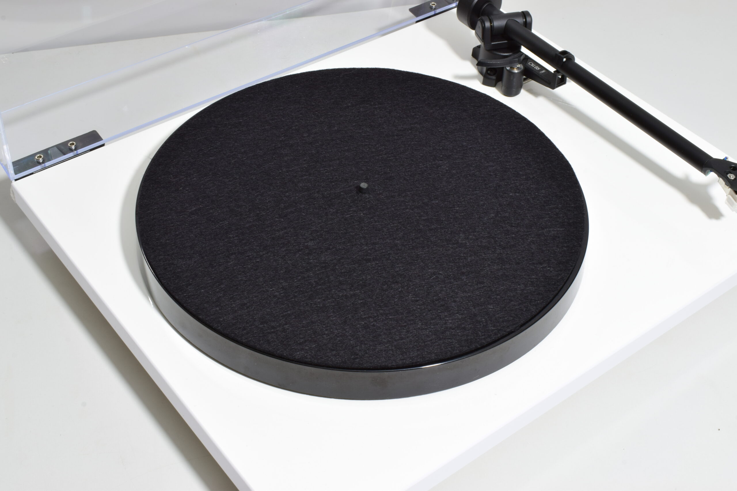 REGA PLANAR 1 TURNTABLE WITH CARBON REGA CARTRIDGE. WHITE. EXCELLENT CONDITION. 5 REGA PLANAR 1 TURNTABLE WITH CARBON REGA CARTRIDGE. WHITE. EXCELLENT CONDITION. - Image 5