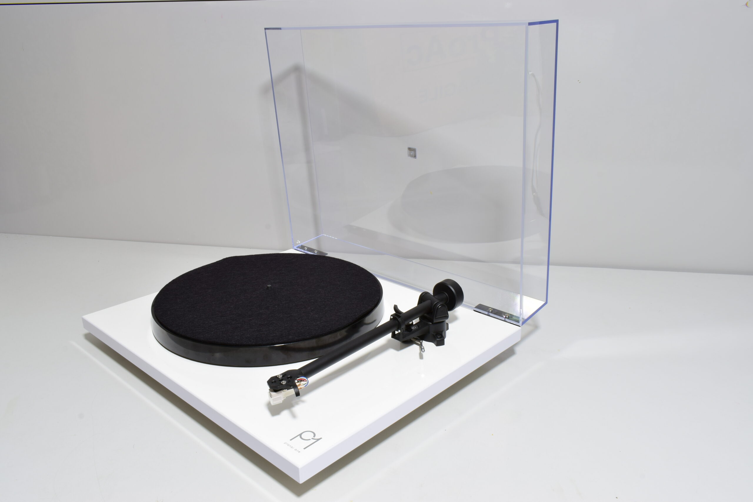 REGA PLANAR 1 TURNTABLE WITH CARBON REGA CARTRIDGE. WHITE. EXCELLENT CONDITION. 8 REGA PLANAR 1 TURNTABLE WITH CARBON REGA CARTRIDGE. WHITE. EXCELLENT CONDITION. - Image 8
