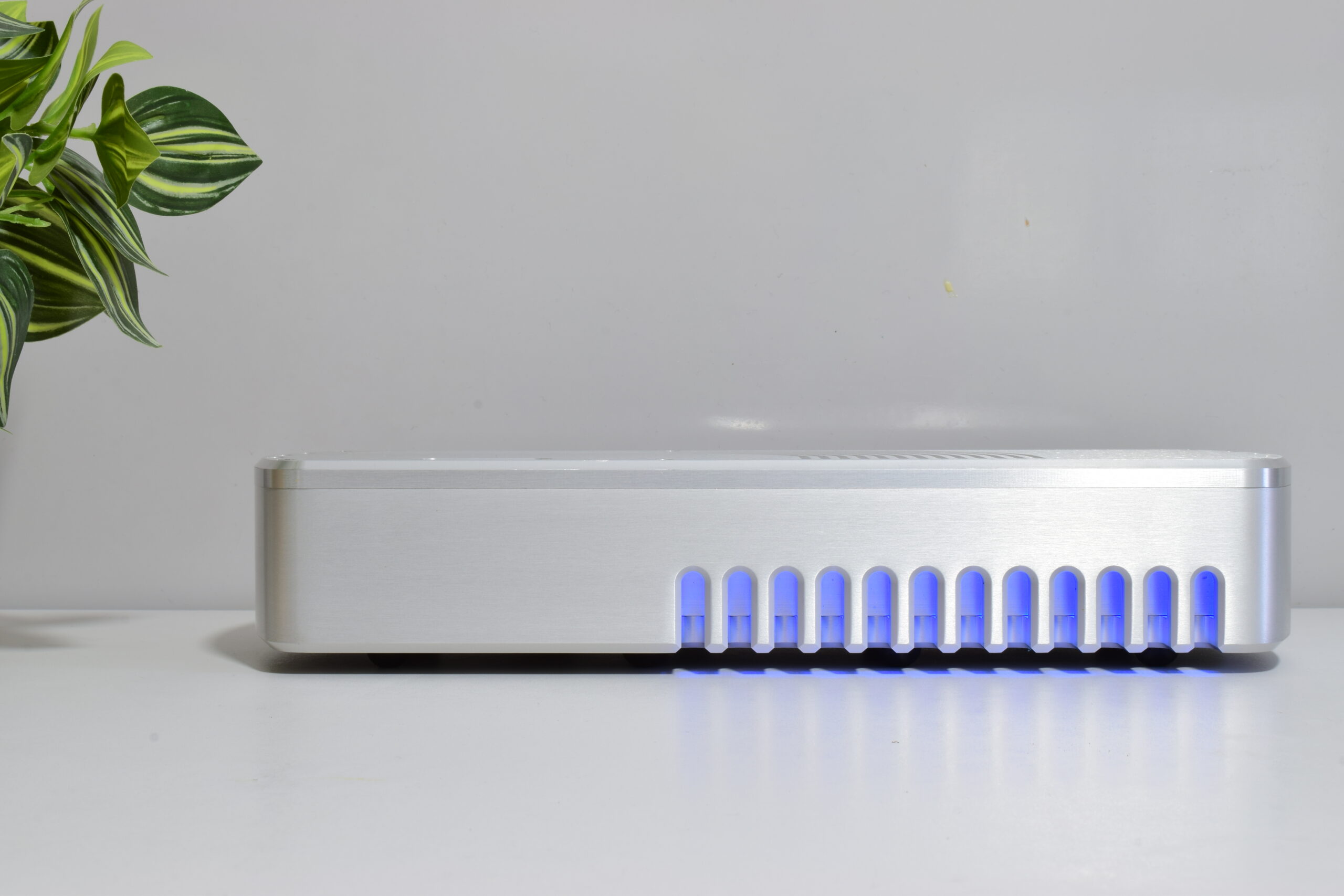 CHORD ELECTRONICS MEZZO 50 STEREO POWER AMPLIFIER. CHORAL SERIES. BEAUTIFUL. 1 CHORD ELECTRONICS MEZZO 50 STEREO POWER AMPLIFIER. CHORAL SERIES. BEAUTIFUL.