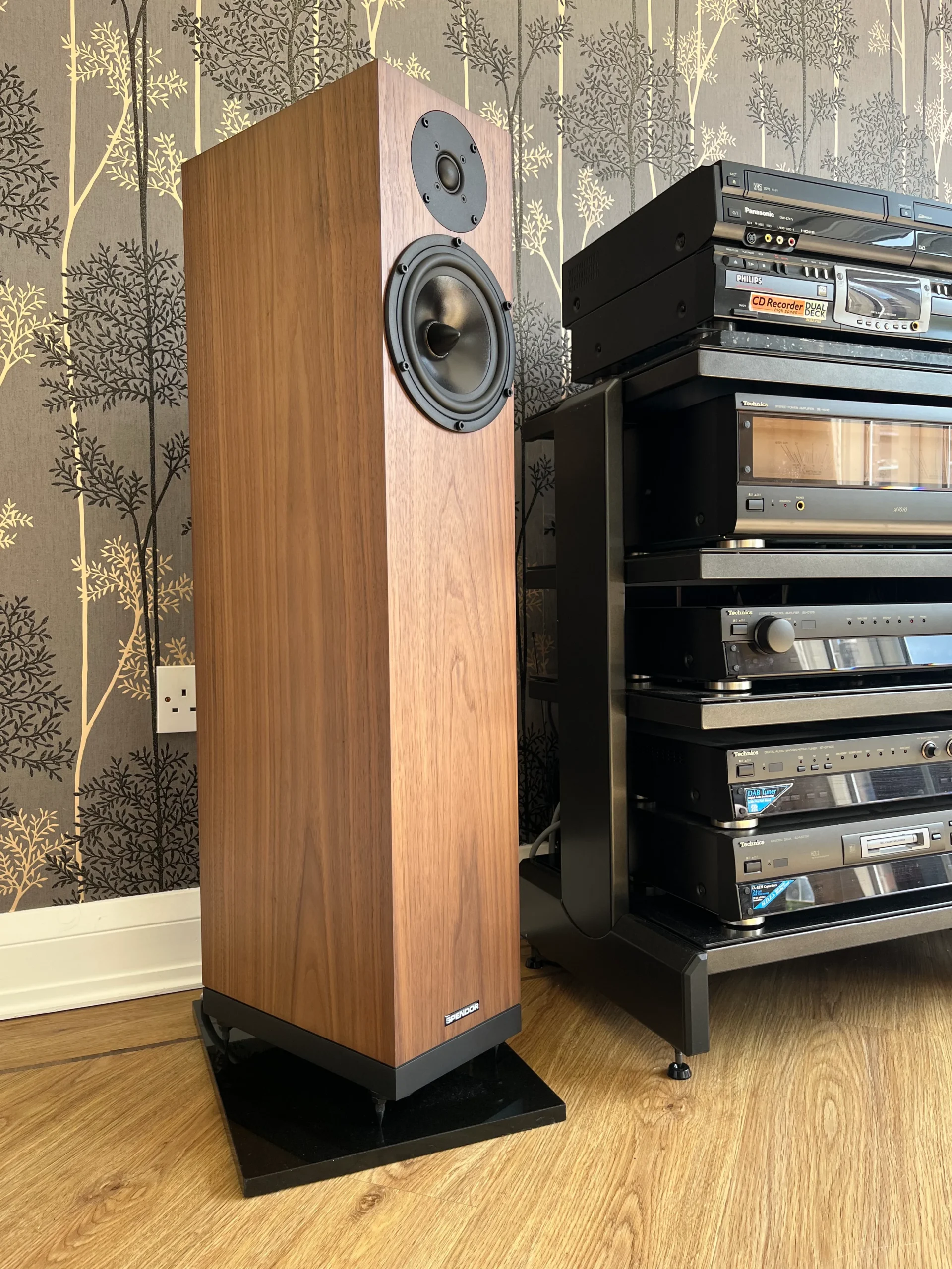 SPENDOR A7.2 FLOOR STANDING SPEAKERS IN WALNUT. STUNNING SOUND. BOXED. MINT. 10 SPENDOR A7.2 FLOOR STANDING SPEAKERS IN WALNUT. STUNNING SOUND. BOXED. MINT. - Image 10