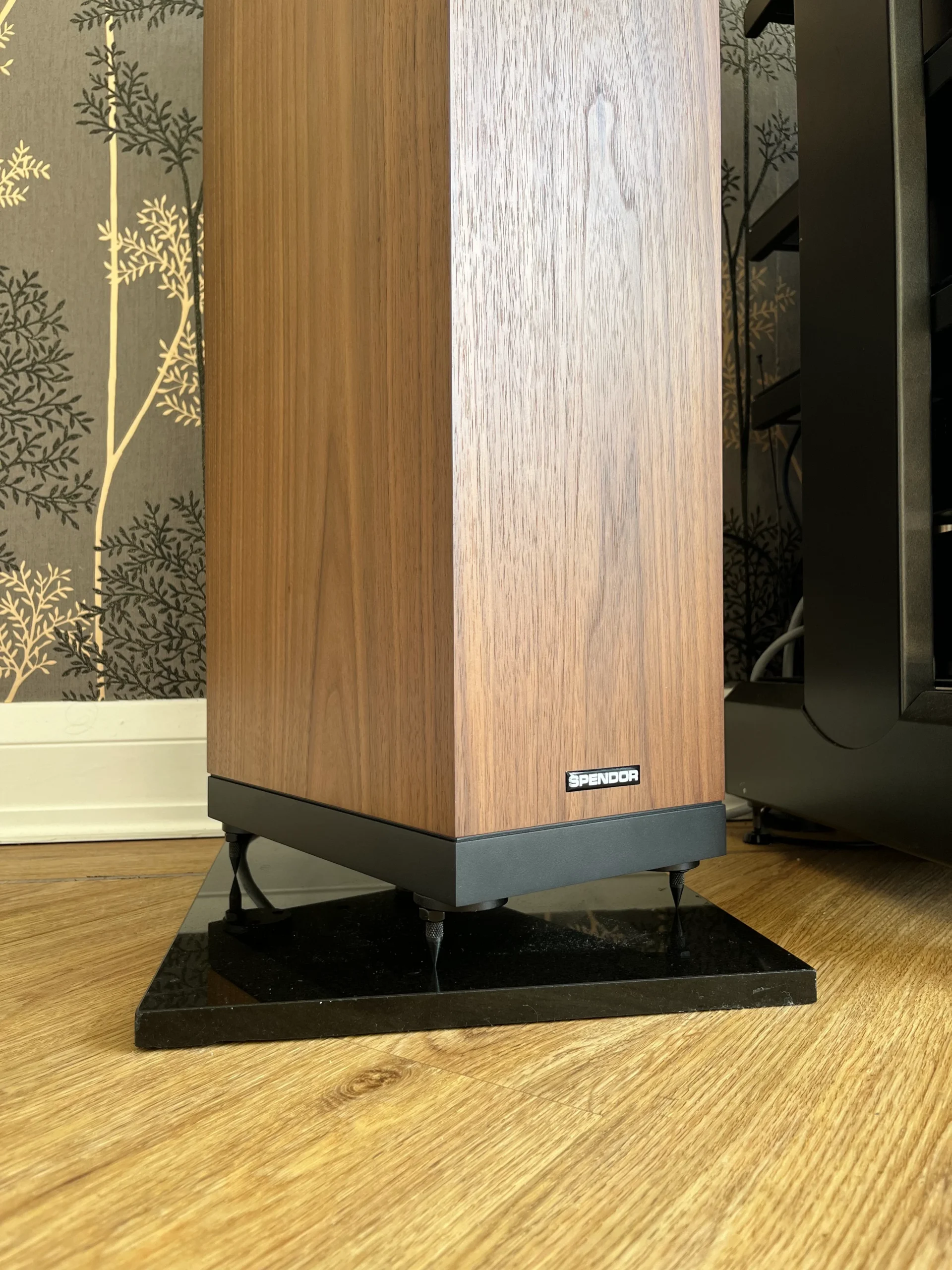 SPENDOR A7.2 FLOOR STANDING SPEAKERS IN WALNUT. STUNNING SOUND. BOXED. MINT. 11 SPENDOR A7.2 FLOOR STANDING SPEAKERS IN WALNUT. STUNNING SOUND. BOXED. MINT. - Image 11