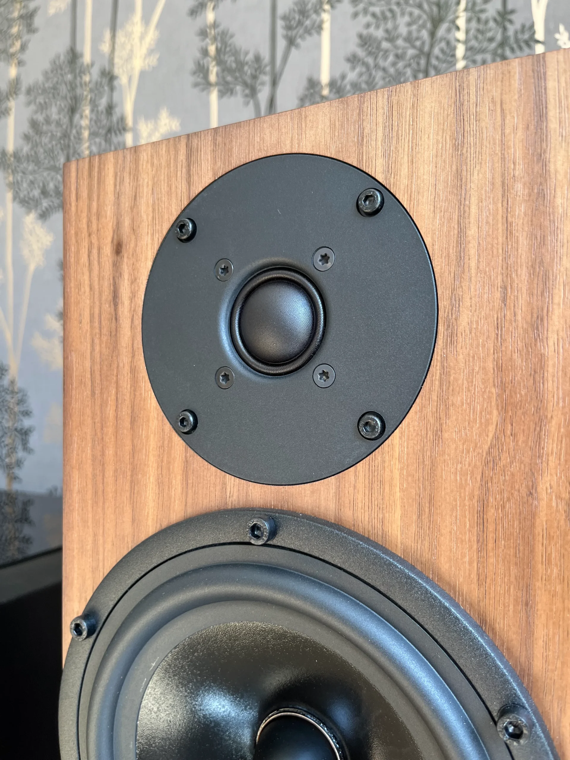 SPENDOR A7.2 FLOOR STANDING SPEAKERS IN WALNUT. STUNNING SOUND. BOXED. MINT. 17 SPENDOR A7.2 FLOOR STANDING SPEAKERS IN WALNUT. STUNNING SOUND. BOXED. MINT. - Image 17