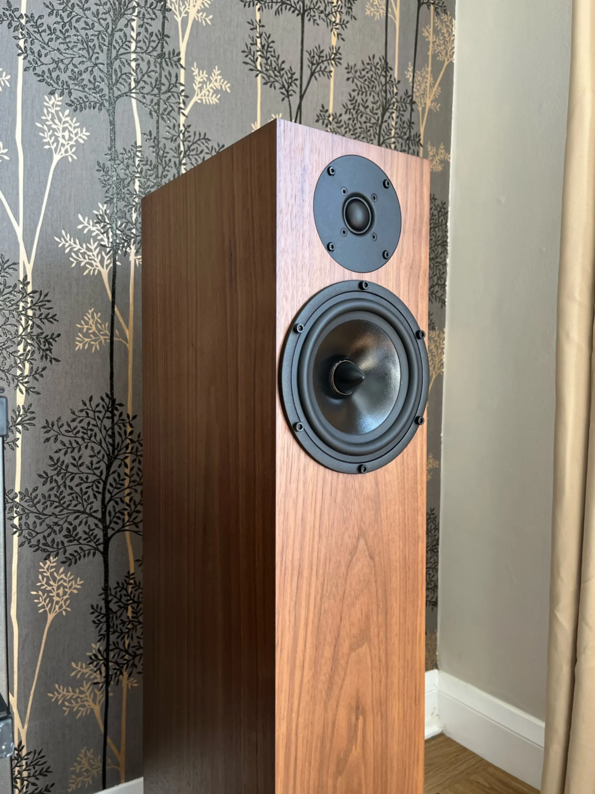 SPENDOR A7.2 FLOOR STANDING SPEAKERS IN WALNUT. STUNNING SOUND. BOXED. MINT. 19 SPENDOR A7.2 FLOOR STANDING SPEAKERS IN WALNUT. STUNNING SOUND. BOXED. MINT. - Image 19