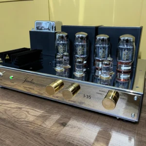 JADIS I-35 TUBE INTEGRATED AMPLIFIER. STUNNING KIT. BARELY USED. BOXED. RRP £7500