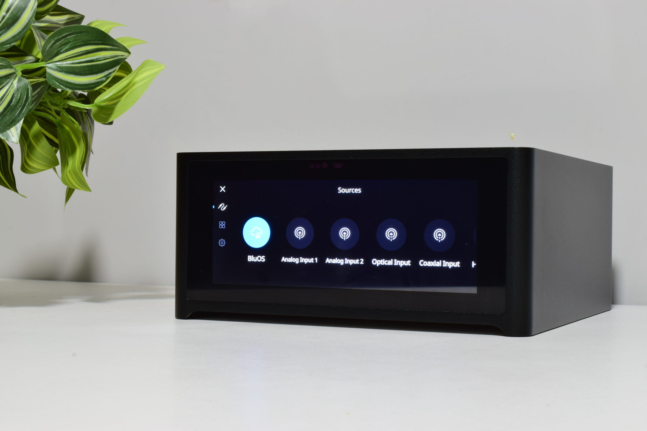 BOXED NAD M10 V1 BluOS STREAMING AMPLIFIER. ONE OWNER WITH ACCESSORIES. BEAUTY. 3 BOXED NAD M10 V1 BluOS STREAMING AMPLIFIER. ONE OWNER WITH ACCESSORIES. BEAUTY. - Image 3