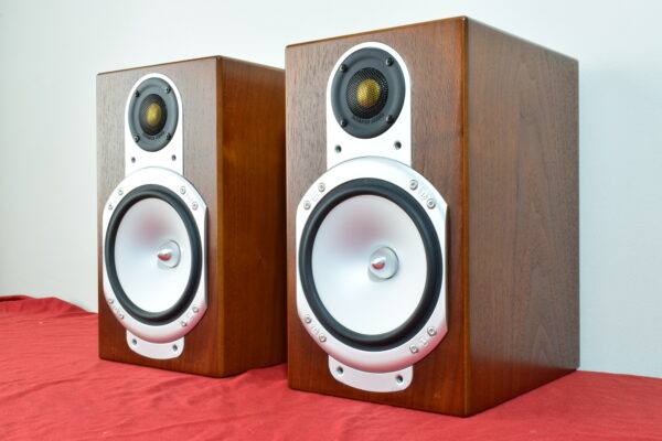 MONITOR AUDIO SILVER RS 1 BOOKSHELF SPEAKERS. C CAM. ROSEWOOD FINISH WITH GRILLS. - Image 6