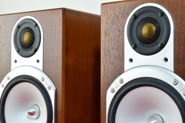 MONITOR AUDIO SILVER RS 1 BOOKSHELF SPEAKERS. C CAM. ROSEWOOD FINISH WITH GRILLS. - Image 8