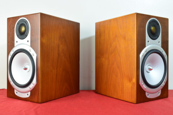 MONITOR AUDIO SILVER RS 1 BOOKSHELF SPEAKERS. C CAM. ROSEWOOD FINISH WITH GRILLS. - Image 10