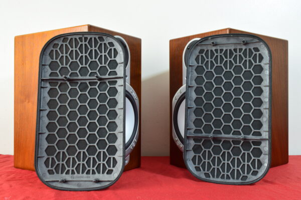 MONITOR AUDIO SILVER RS 1 BOOKSHELF SPEAKERS. C CAM. ROSEWOOD FINISH WITH GRILLS. - Image 12