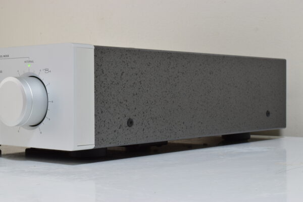 STAX SRM-700T VACUUM TUBE OUTPUT DRIVER UNIT FOR ELECTROSTATIC HEADPHONES. BOXED. - Image 8