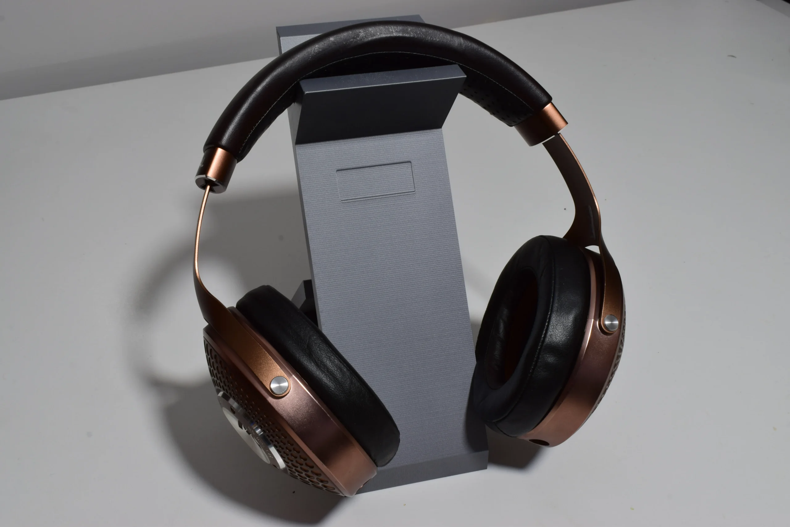 FOCAL STELLIA REFERENCE CLOSED-BACK HI FI HEADPHONES. BERYLLIUM DRIVERS. 9 FOCAL STELLIA REFERENCE CLOSED-BACK HI FI HEADPHONES. BERYLLIUM DRIVERS. - Image 9