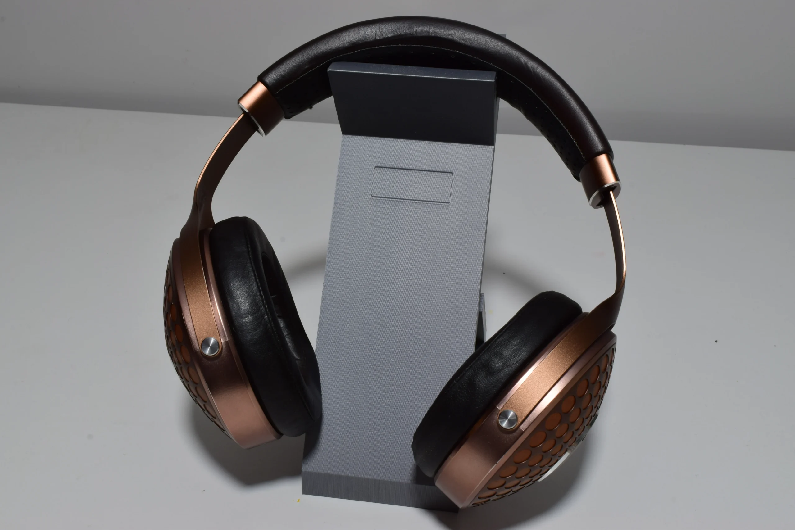 FOCAL STELLIA REFERENCE CLOSED-BACK HI FI HEADPHONES. BERYLLIUM DRIVERS. 10 FOCAL STELLIA REFERENCE CLOSED-BACK HI FI HEADPHONES. BERYLLIUM DRIVERS. - Image 10