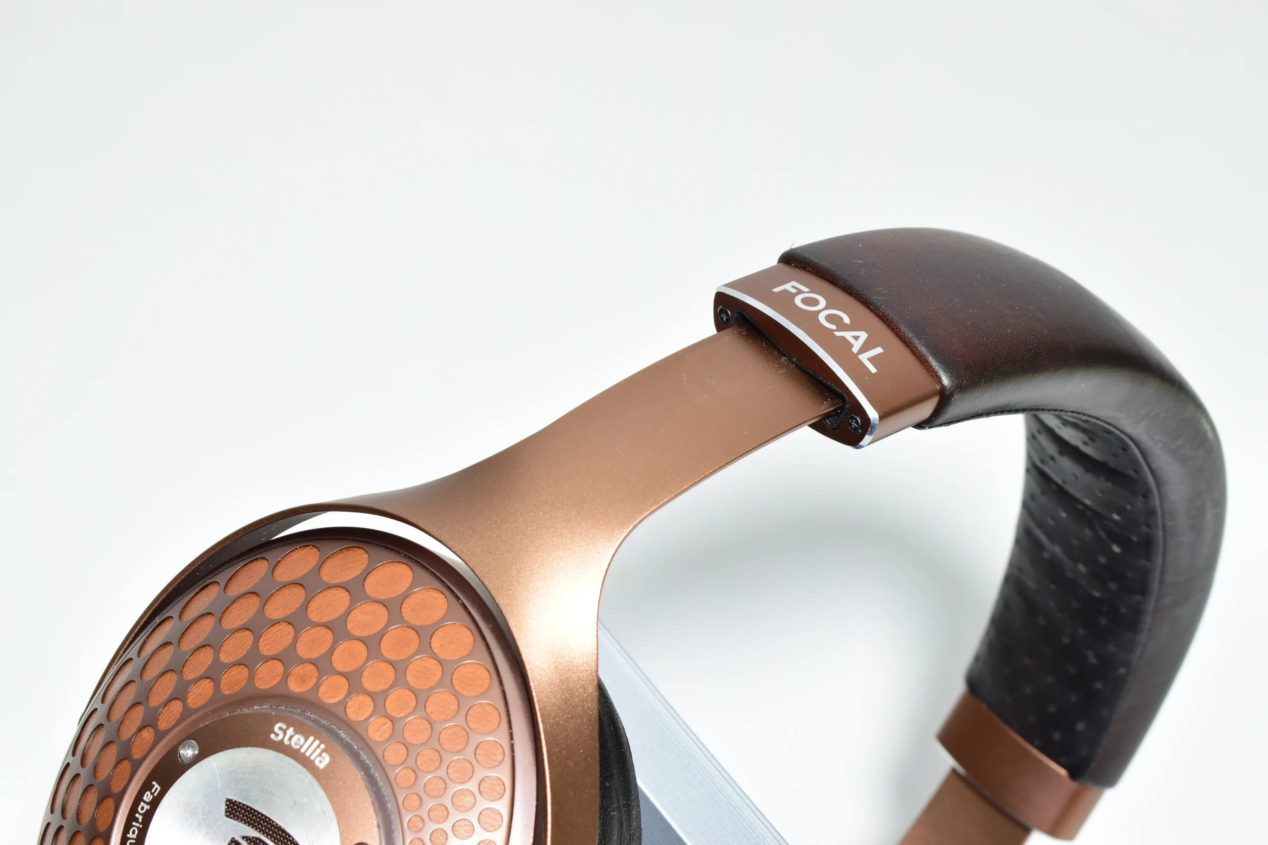 FOCAL STELLIA REFERENCE CLOSED-BACK HI FI HEADPHONES. BERYLLIUM DRIVERS. 15 FOCAL STELLIA REFERENCE CLOSED-BACK HI FI HEADPHONES. BERYLLIUM DRIVERS. - Image 15