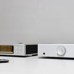 AURENDER X-725 USB DAC & AMPLIFIER. BOXED WITH MANUAL & REMOTE. 240V VERSION.