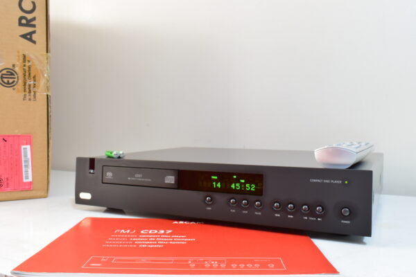 ARCAM FMJ CD37 SACD CD PLAYER BOXED WITH MANUAL & UNUSED REMOTE.